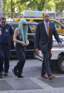 Amanda Bynes is seen arriving and later departing a Manhattan courthouse regarding a bong tossing incident