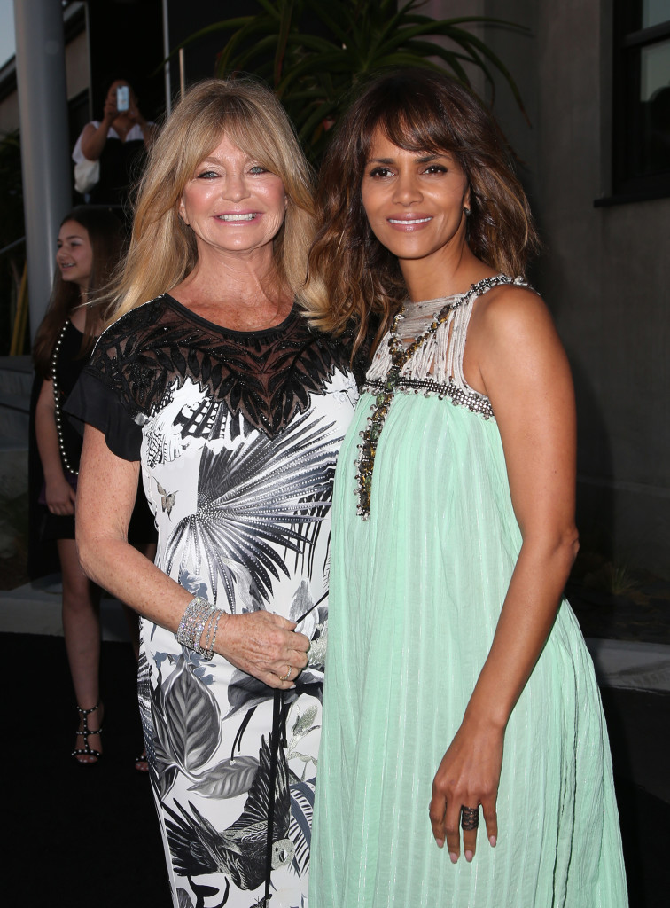 Goldie Hawn presents Halle Berry with Kaleidoscope Award | New York ...