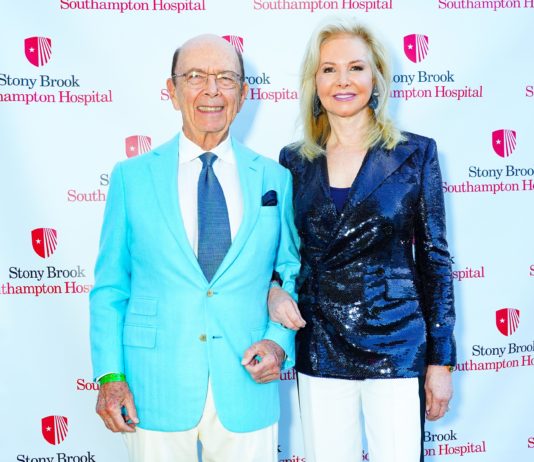 Stony Brook Southampton Hospital’s 61st Annual Summer Party,new york gossip gal,larry scott,jean and martin schafiroff,jenny and john paulson,wilbur ross,hillary ross