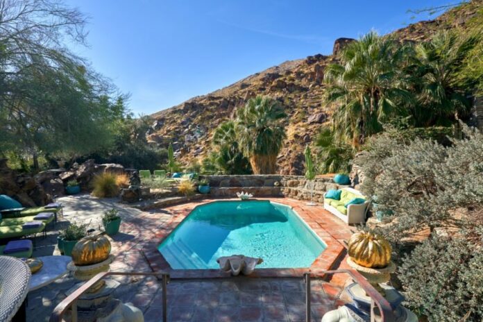 suzanne somers sells sexy palm springs estate,new york gossip gal,allan hamel,josh flagg