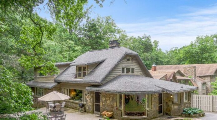 top ten real estate deals,new york gossip gal,billy graham,north carolina cottage